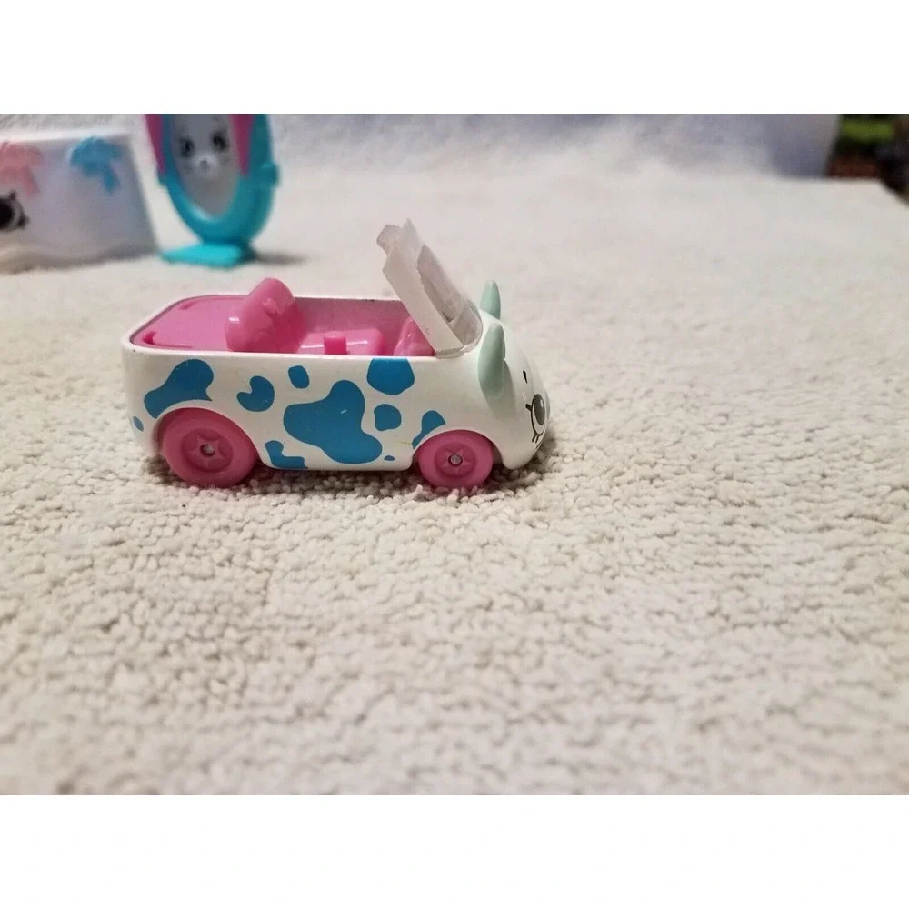 Lot‎ 9 items Shopkins Ice cream parlor and kitty dinner party
